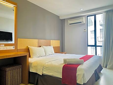 Deluxe Queen Room