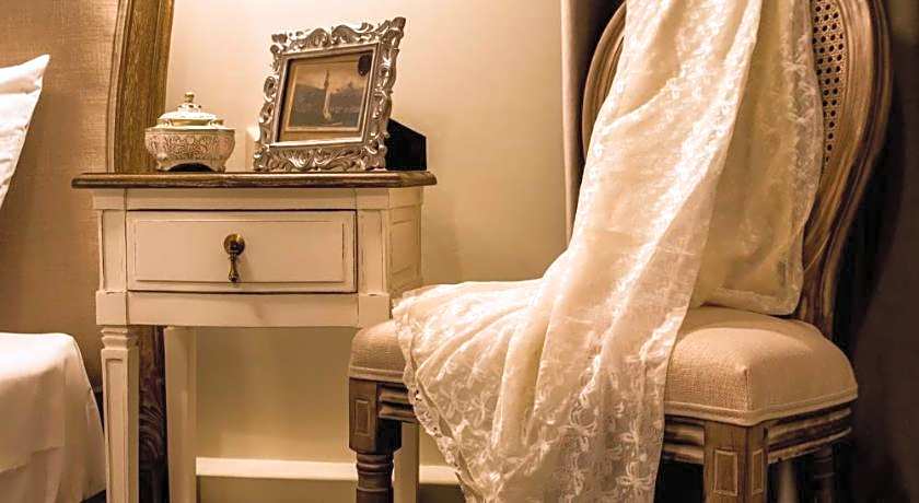 Kyria Boutique House