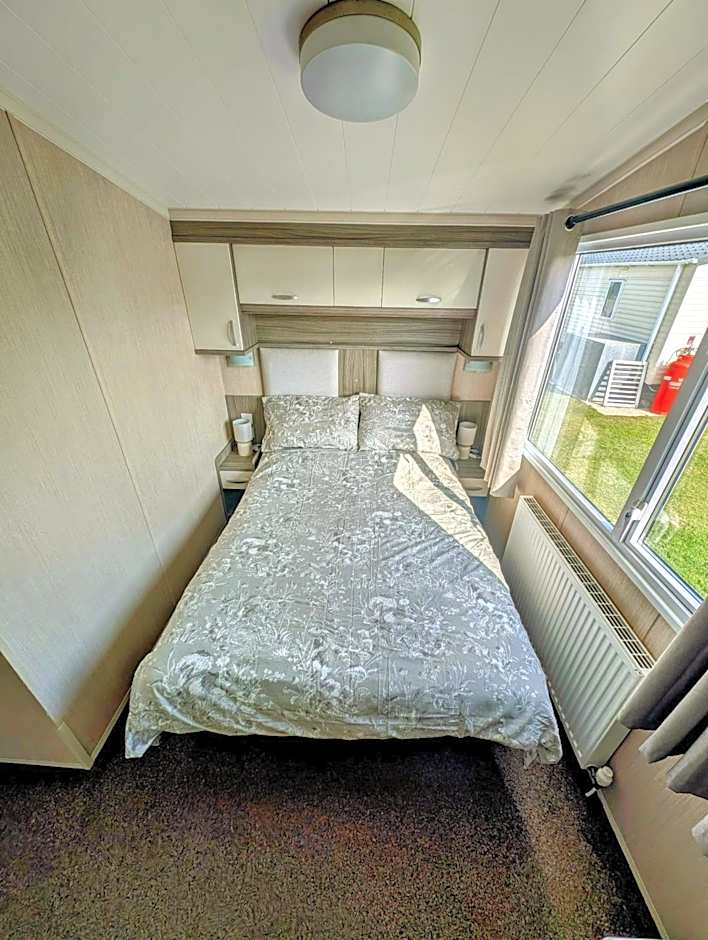 Golden Palm Getaway's PG143