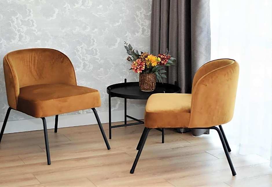 Patio Riverfront Aparthotel