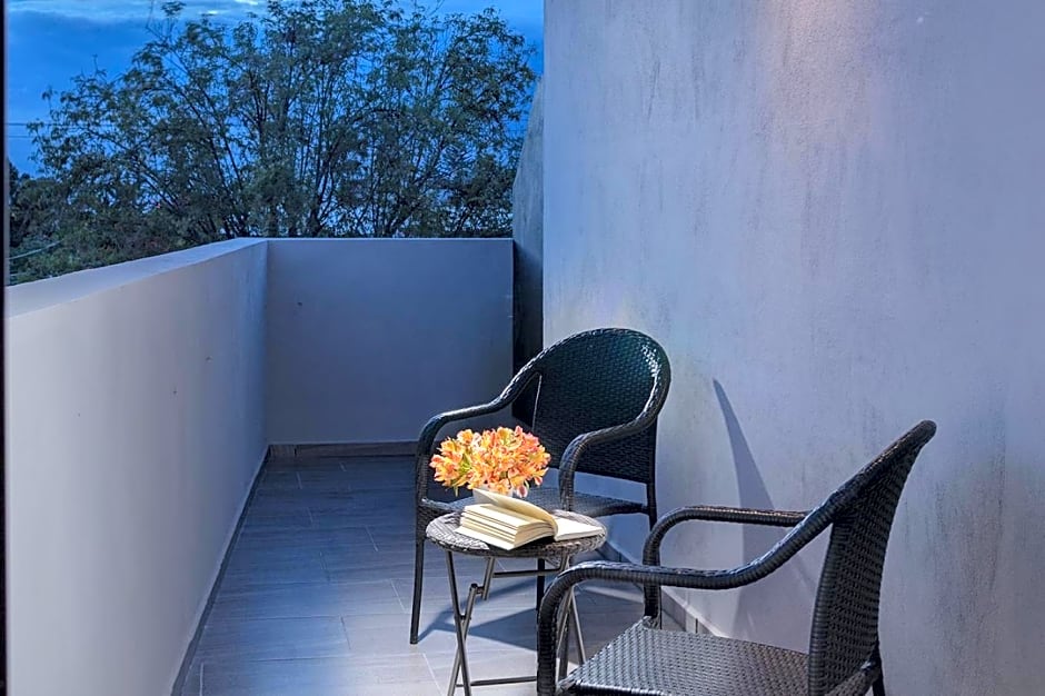 ROOM Hotel & Suites