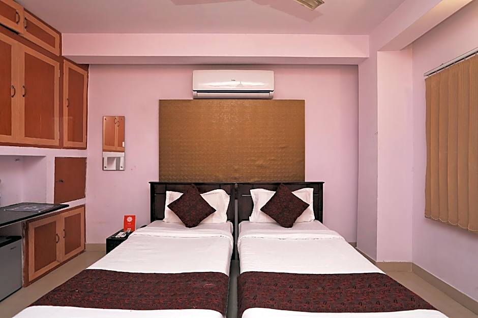 OYO 1694 near Nicco Park – Calcutta, LA