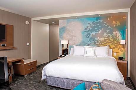 King Room with Sofa Bed - Hearing Accessible