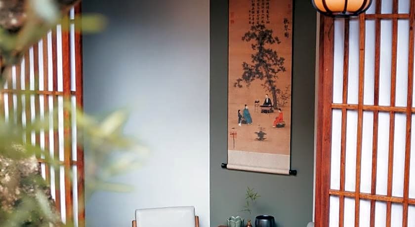 Yushili Hotel & Restaurant