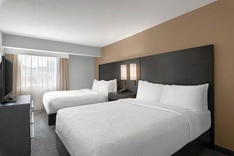 1 Bedroom Larger Suite, 2 Queen, Sofa bed