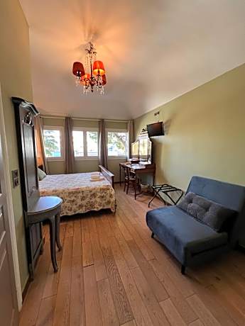 Triple Room with Bathroom