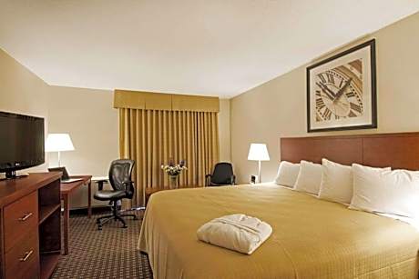 Standard King Room - Non-Smoking