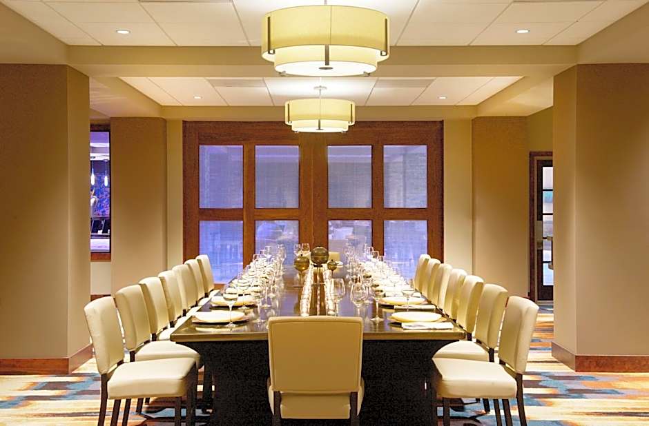 Embassy Suites by Hilton Portland Tigard
