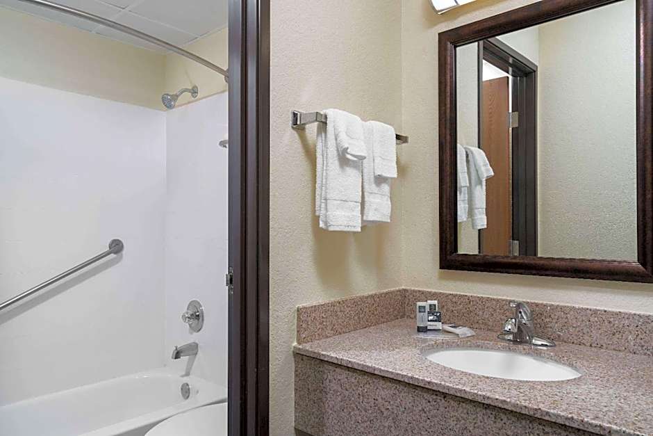 AmericInn by Wyndham Lake City