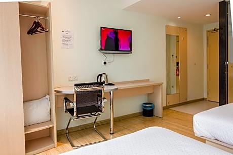 Superior Twin With Window