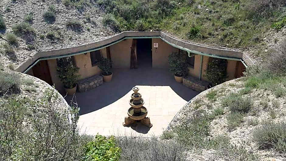 Hotel Cueva Tardienta Monegros-Adults Only