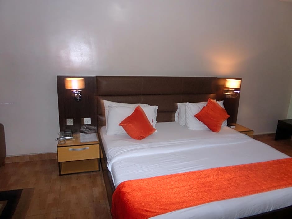 Downtown Royal Hotel GRA