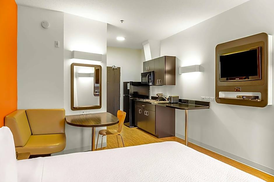 Motel 6-Swift Current, SK