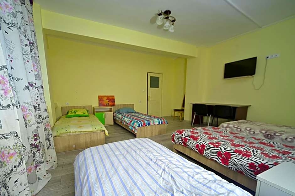 Zdjęcie 1 z 3 — Quadruple Room
