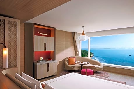 Luxury King Bed Sea View