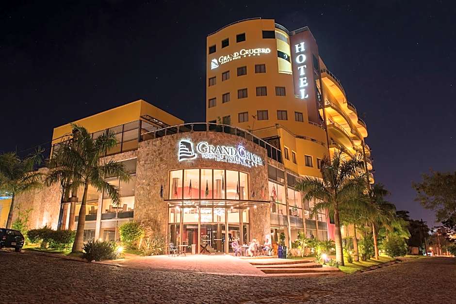 Grand Crucero Hotel