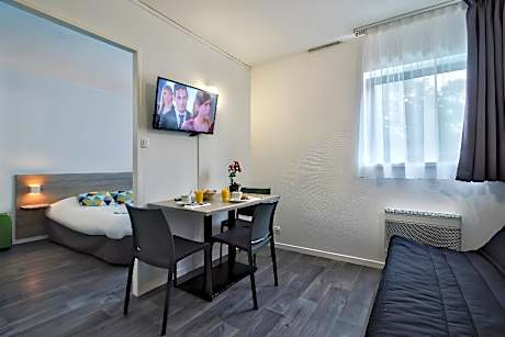 Apartment (4 Adults)