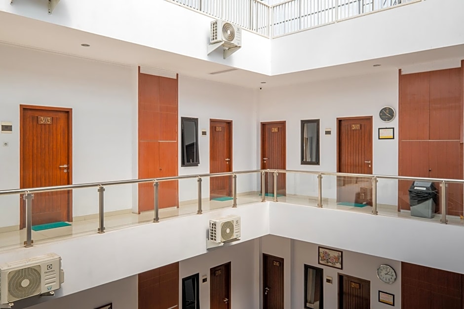 RedDoorz near Jawa Timur Park 3