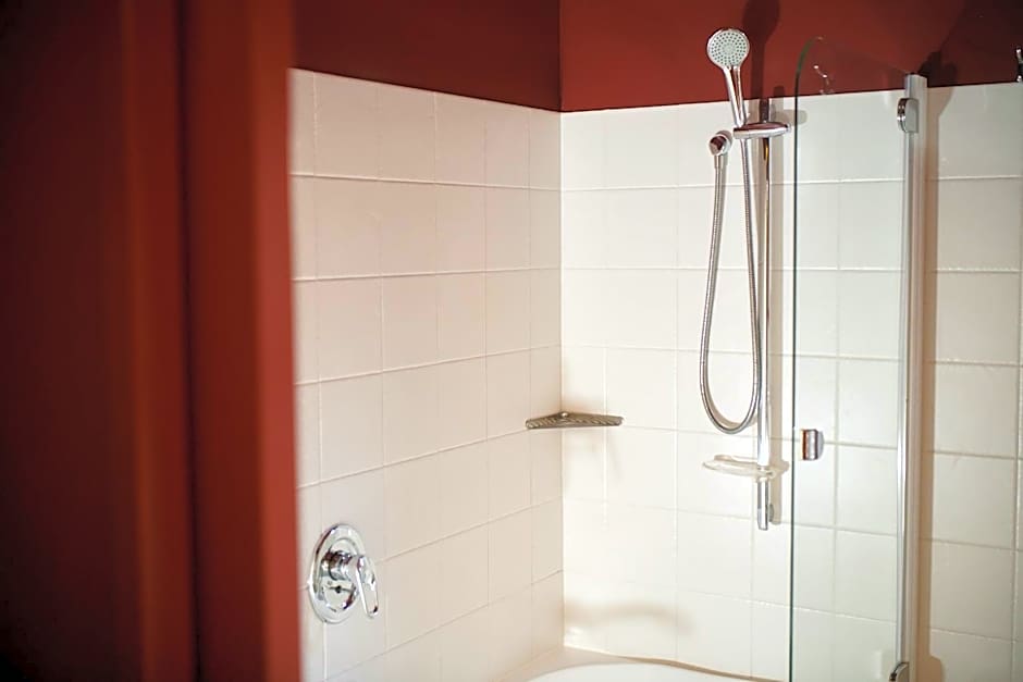 The Central Hotel Queenstown, A Naumi Chapter