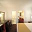 Travelodge by Wyndham Burbank-Glendale