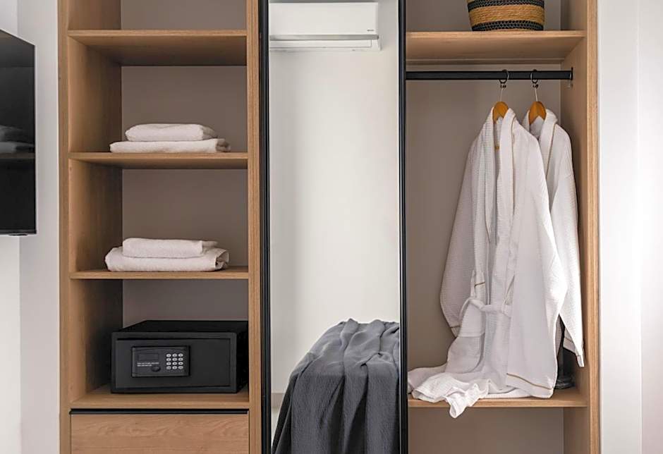 Quartano Suites by Heliessa, Adults Only