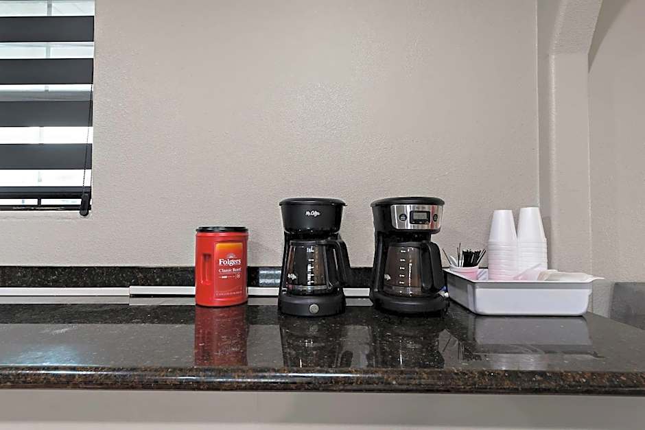 Econo Lodge Inn & Suites Laredo - Nuevo Laredo