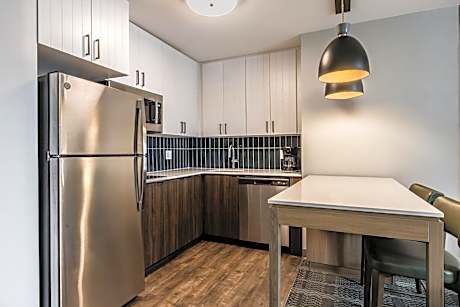 Queen Room - Hearing Accessible