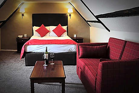 Family Room (2 Adults + 2 Children)