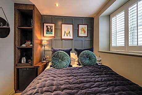 Small Double Room - The Bell