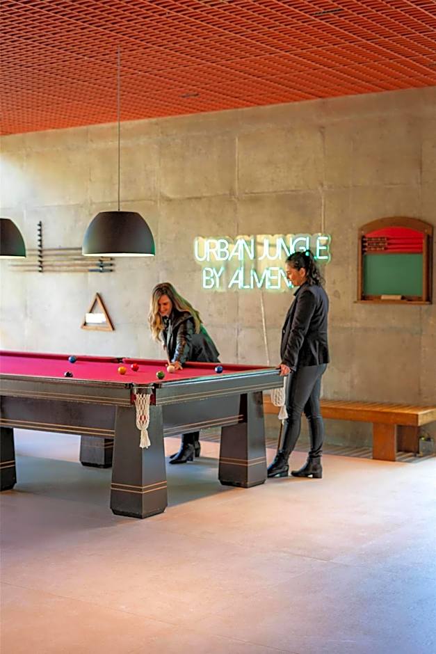 Almenat Embu das Artes Sao Paulo, Tapestry Collection