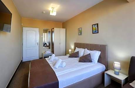 Deluxe Double Room with Extra Bed