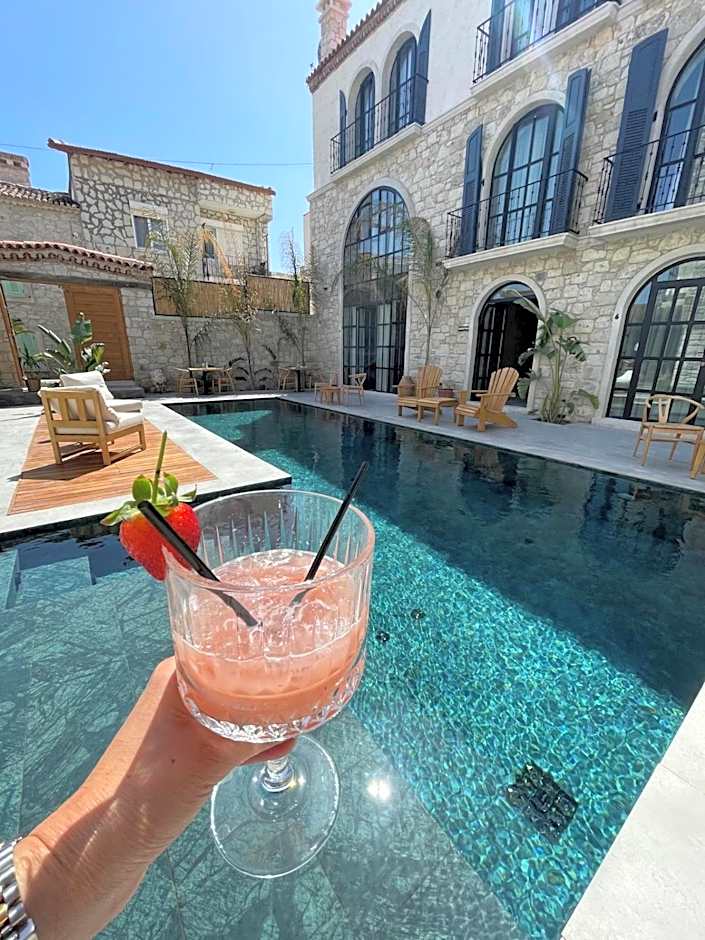 Rhea Alacatı Boutique Hotel