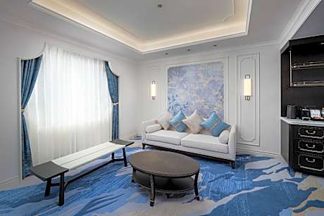 Grand Deluxe Room - King