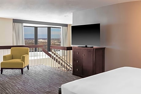 1 King Bi-Level River View Suite