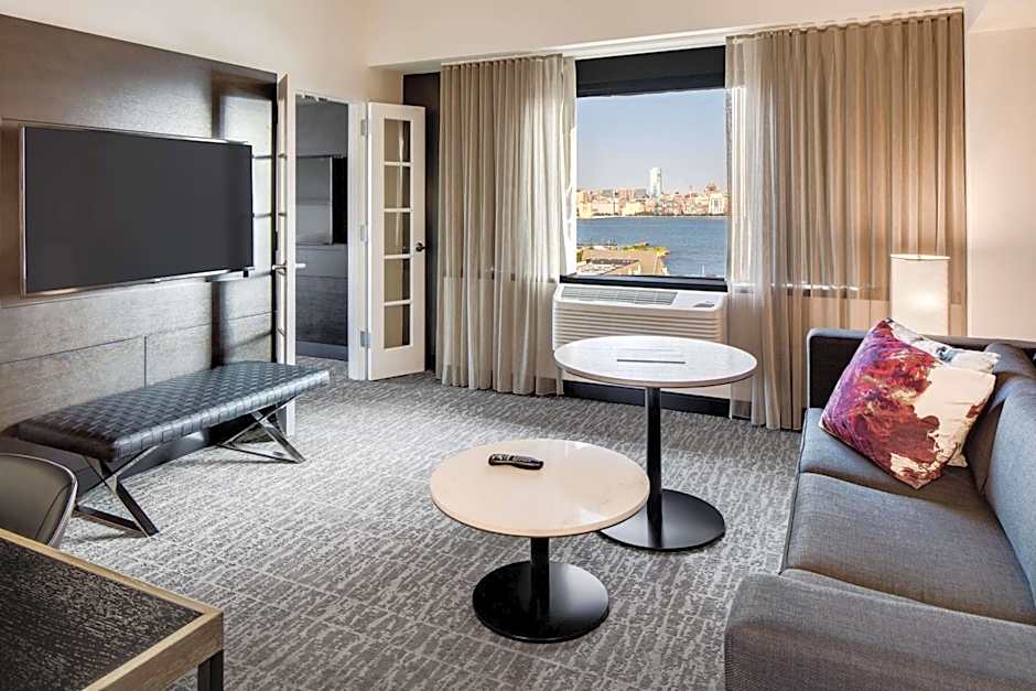 DoubleTree By Hilton Hotel Jersey City