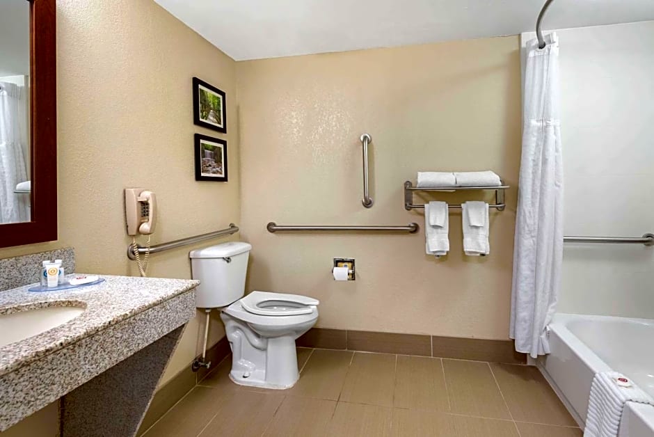 Comfort Inn & Suites