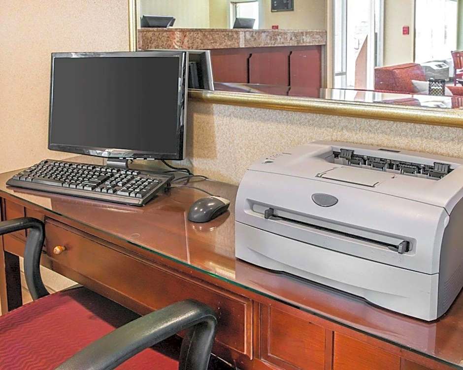 Quality Inn Holland - Toledo