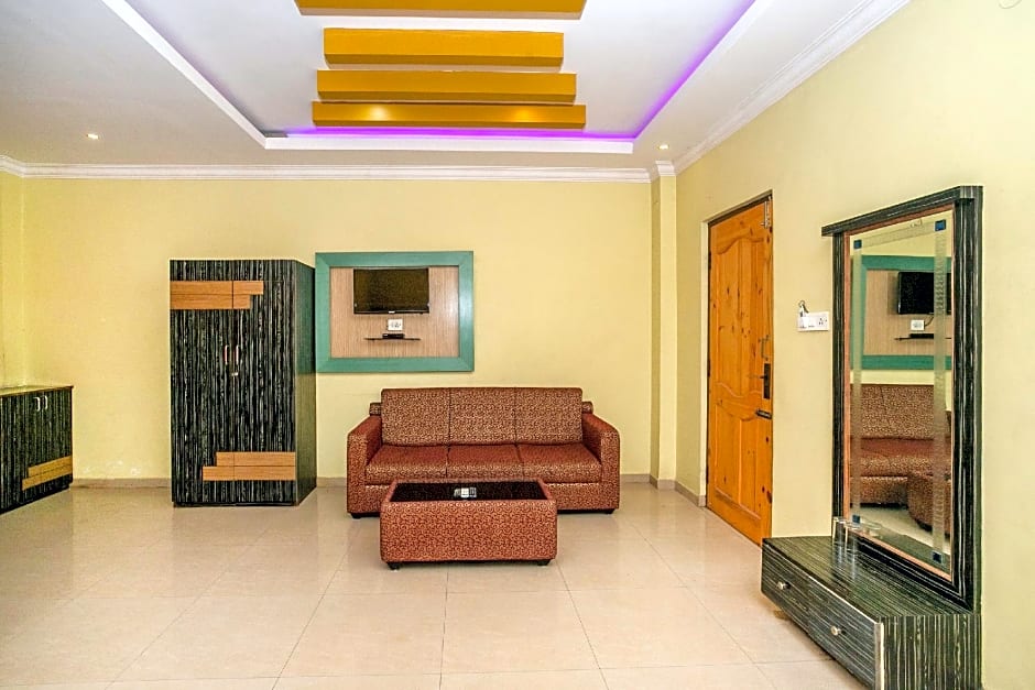 OYO 436 Emirates Suites