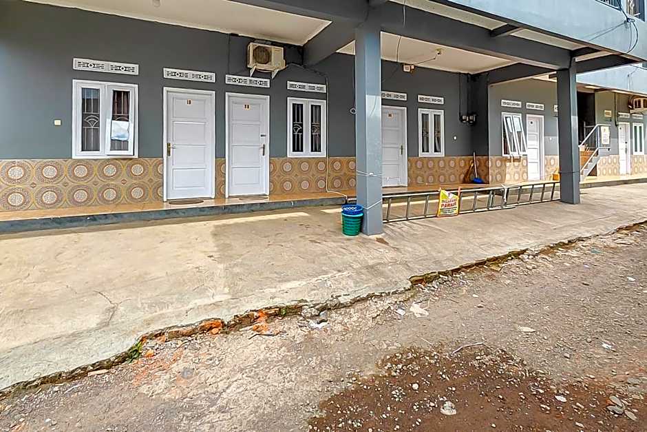 RedDoorz near RS Dr Hafiz Cianjur