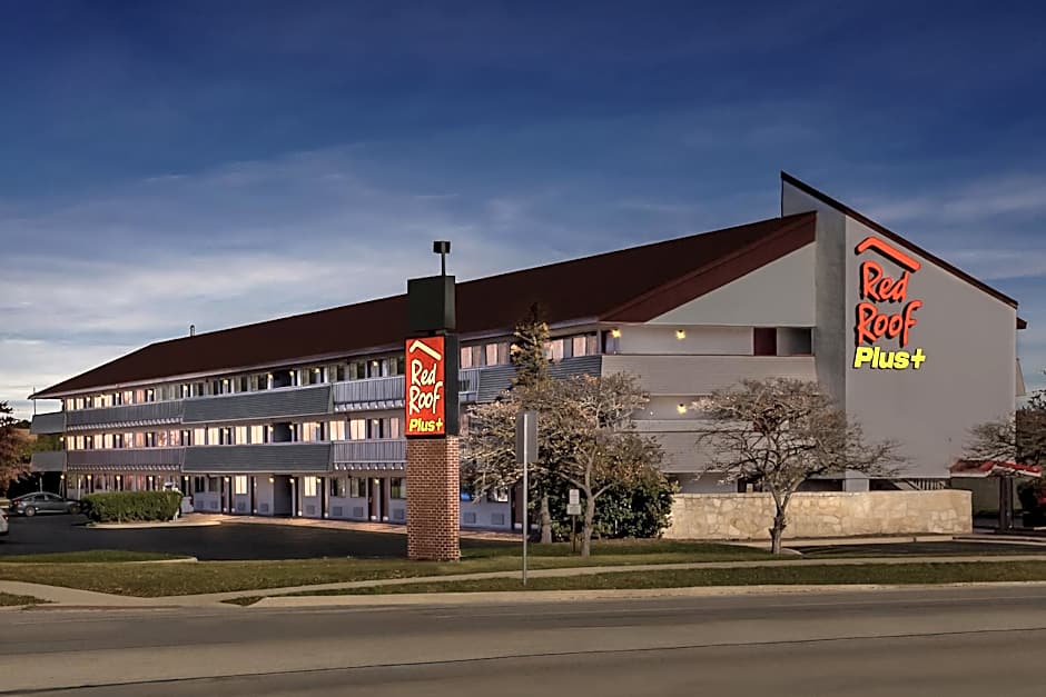 Red Roof PLUS+ Chicago - Hoffman Estates