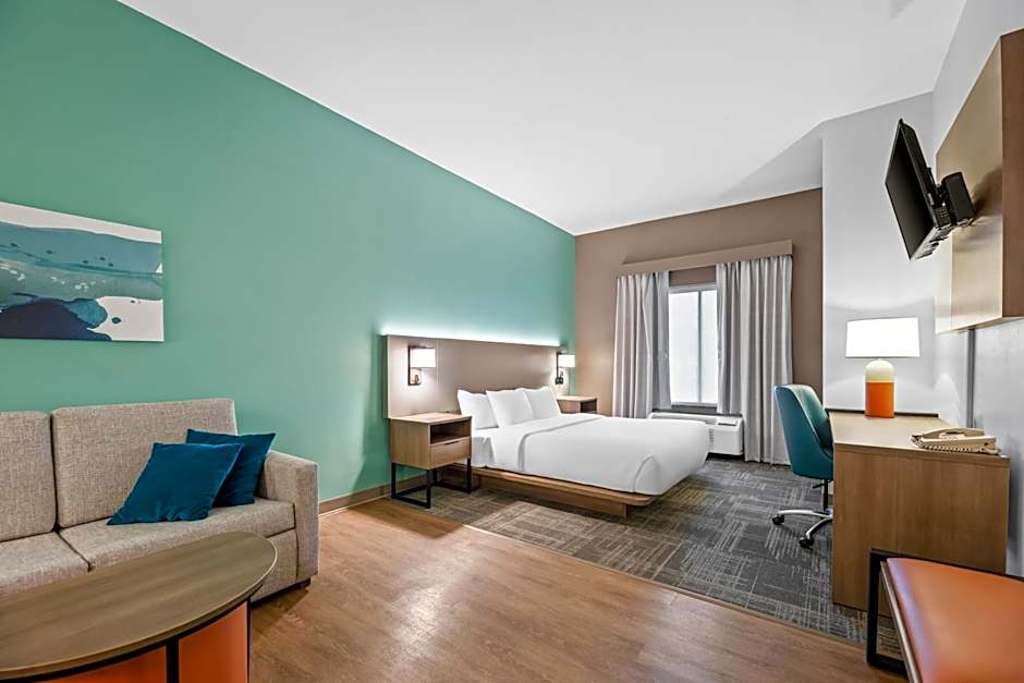 Photo 1 of 2 of 1 King Bed Suite, Accessible