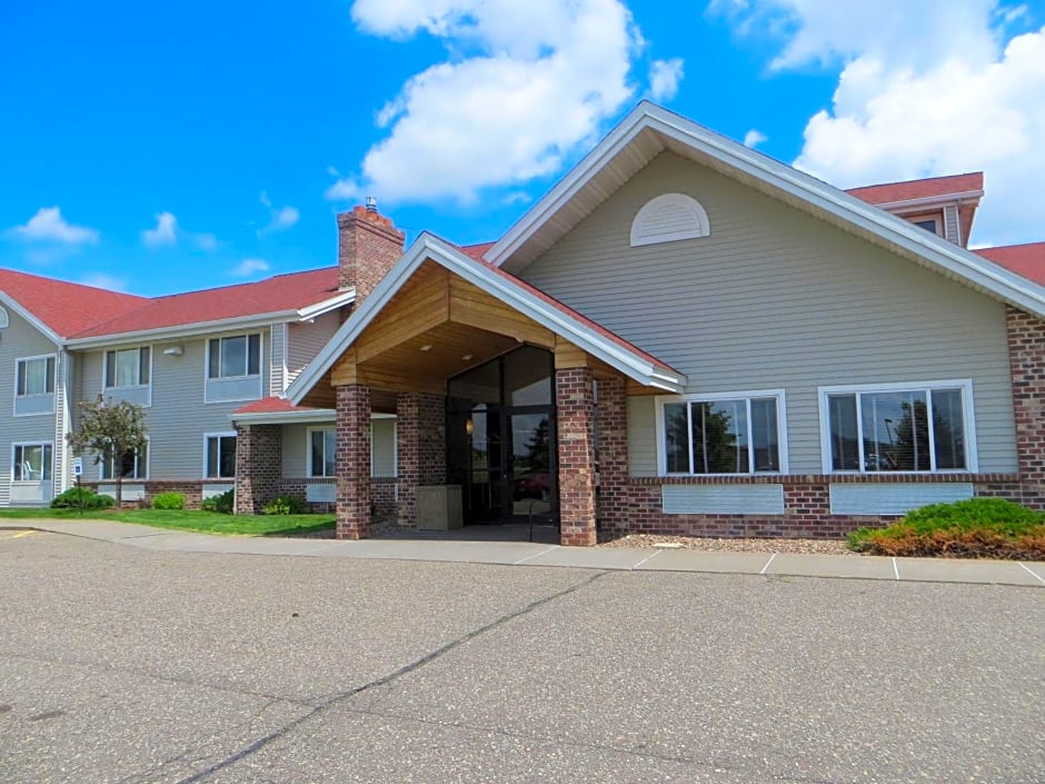 Cobblestone Hotel and Suites - Baldwin