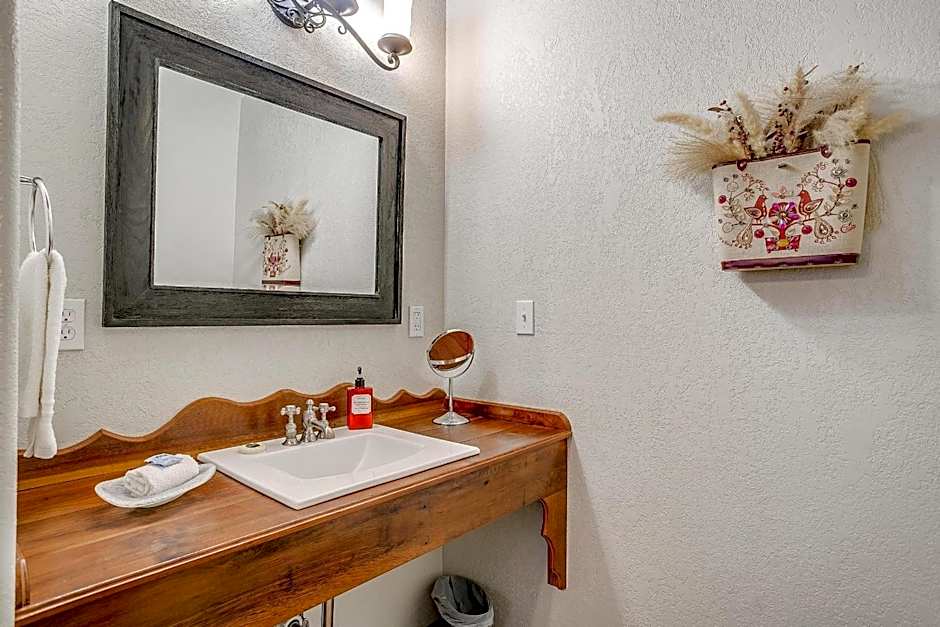 The Gallery House Boutique Hotel
