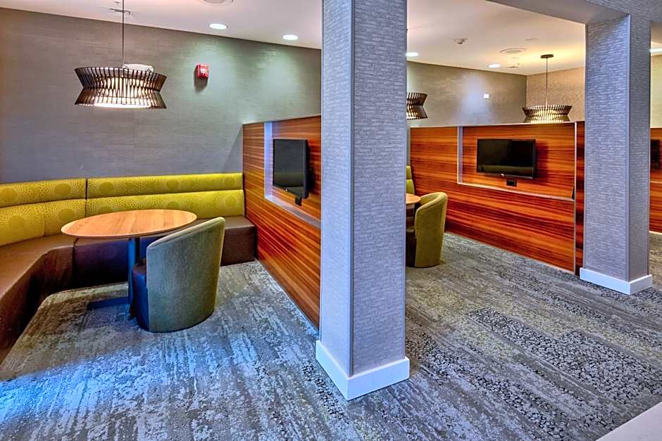 Courtyard by Marriott Chicago St. Charles