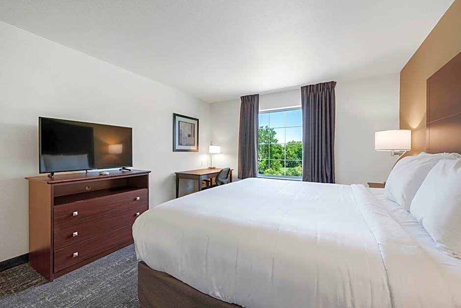 Cobblestone Hotel & Suites - Urbana