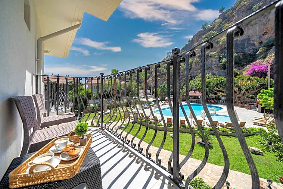 Ata Lagoon Beach Hotel