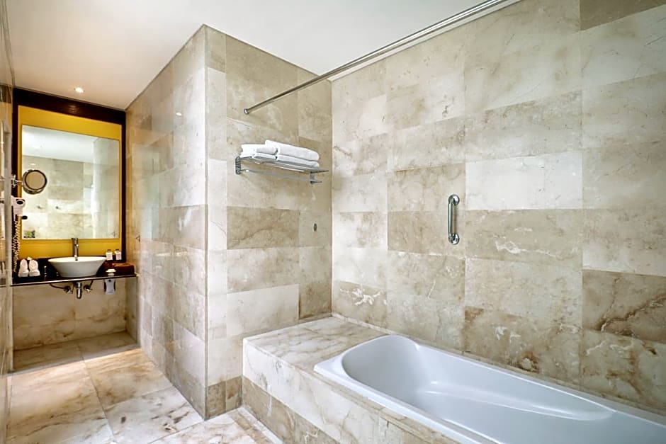 Legian Beach Hotel