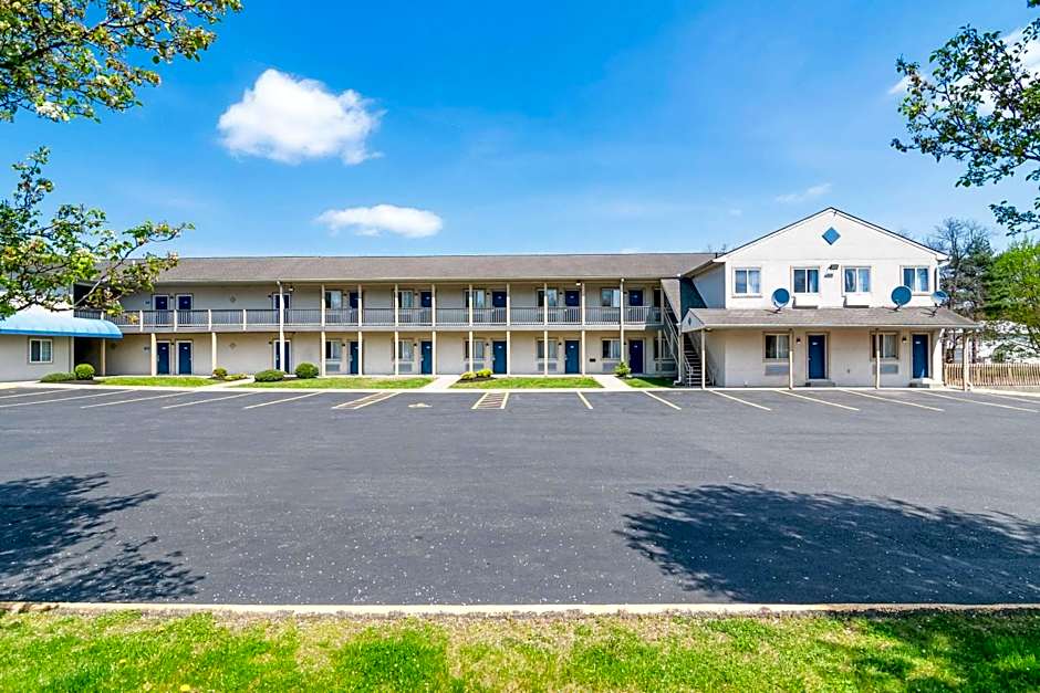 Econo Lodge Bethel - Danbury