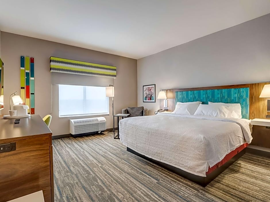 Hampton Inn & Suites Cincinnati Midtown Rookwood