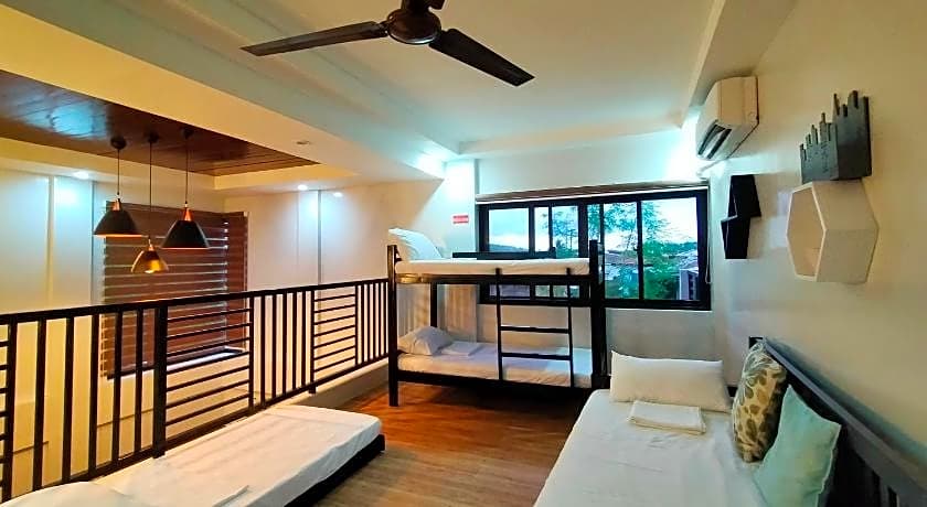 Pompeo and Luming's Inn